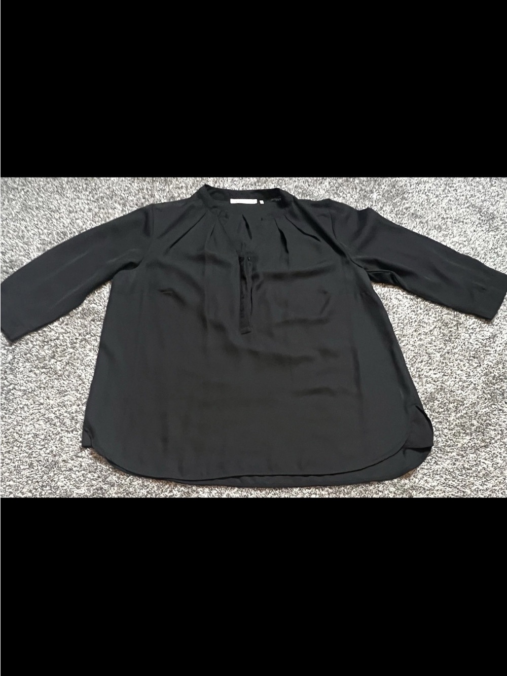 Violet & Claire Black Split-Neck 3/4 Sleeve Blouse